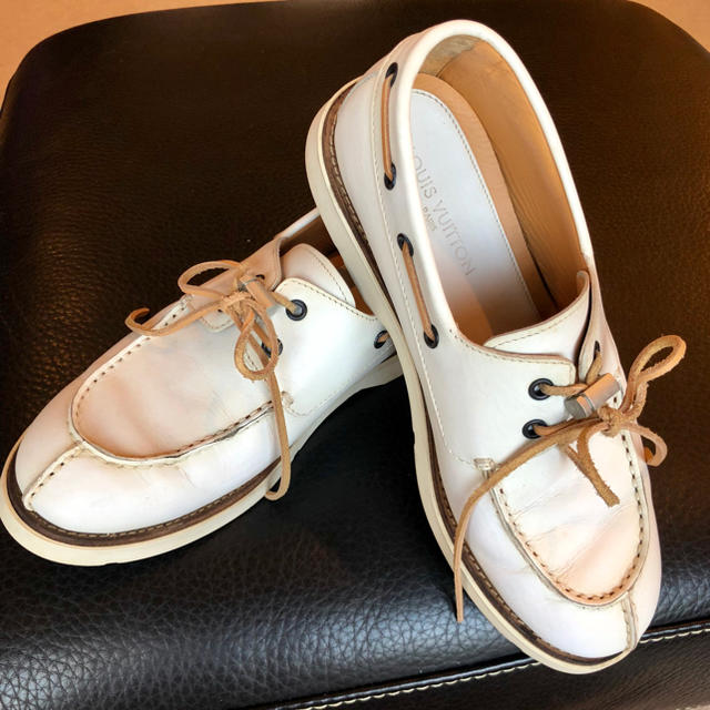 LOUIS VUITTON(ルイヴィトン)のLOUIS VUITTON カップ記念 メンズレザーデッキシューズ白 7 メンズの靴/シューズ(スニーカー)の商品写真