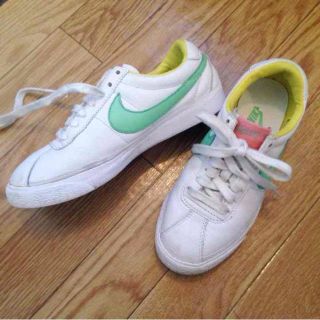 ナイキ(NIKE)のNIKE カラフルスニーカー(スニーカー)