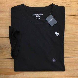 アバクロンビーアンドフィッチ(Abercrombie&Fitch)の新品【キッズ15/16-XLサイズ】★アバクロ★無地ワンポイント半袖Tシャツ/黒(Tシャツ/カットソー(半袖/袖なし))