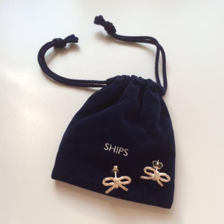 シップス(SHIPS)のSHIPS♡リボンピアス(ピアス)