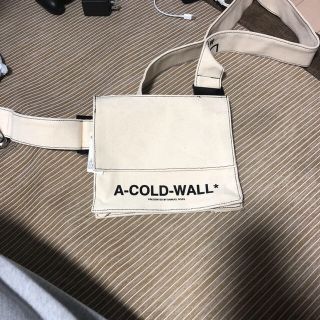 オフホワイト(OFF-WHITE)のa cold wall (ショルダーバッグ)