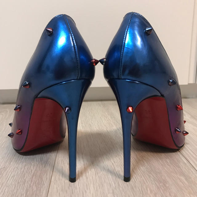 Christian Louboutin(クリスチャンルブタン)の【新品未使用♪】クリスチャンルブタン グラデーションスパイクパンプス レディースの靴/シューズ(ハイヒール/パンプス)の商品写真