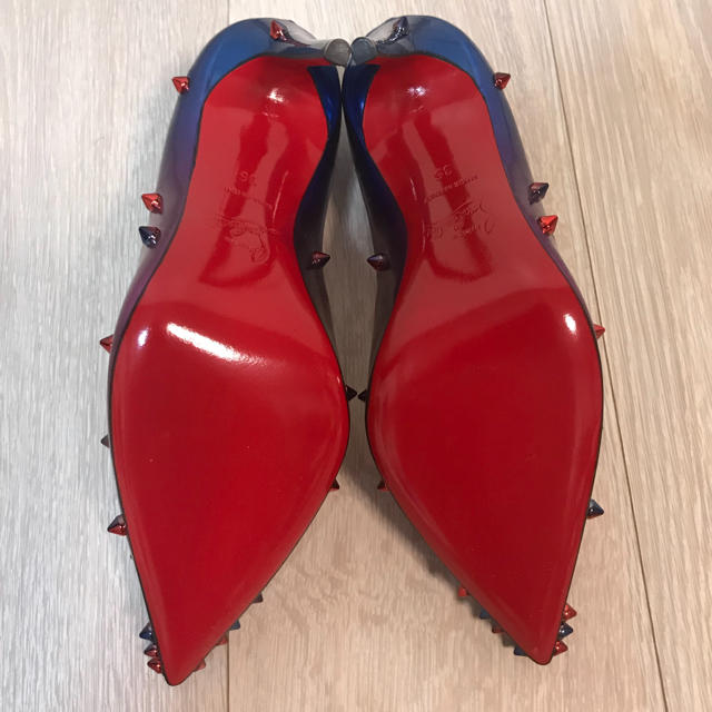 Christian Louboutin(クリスチャンルブタン)の【新品未使用♪】クリスチャンルブタン グラデーションスパイクパンプス レディースの靴/シューズ(ハイヒール/パンプス)の商品写真