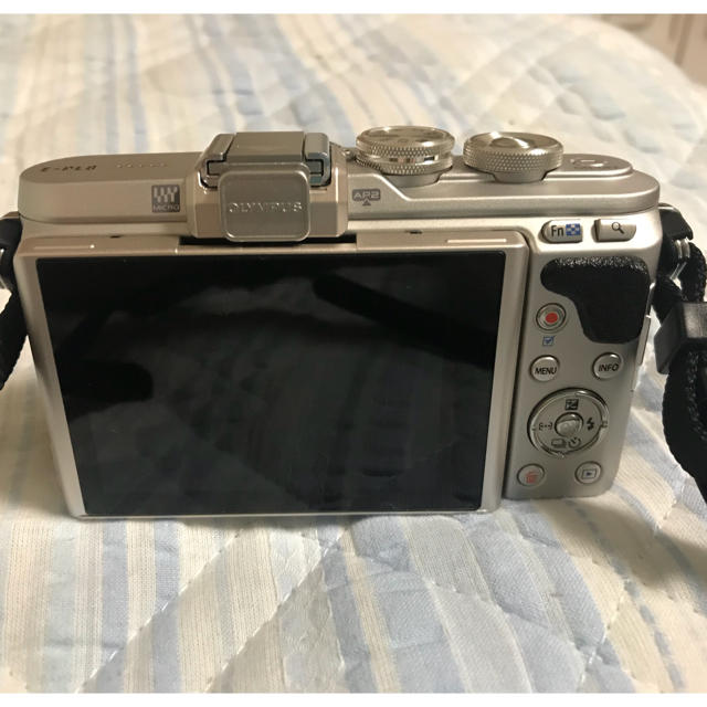 OLYMPUS(オリンパス)のOLYMPUS PEN E-PL8 スマホ/家電/カメラのカメラ(ミラーレス一眼)の商品写真