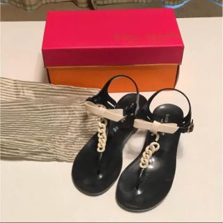 ケイトスペードニューヨーク(kate spade new york)のケイトスペード 白x黒 リボンサンダル(サンダル)