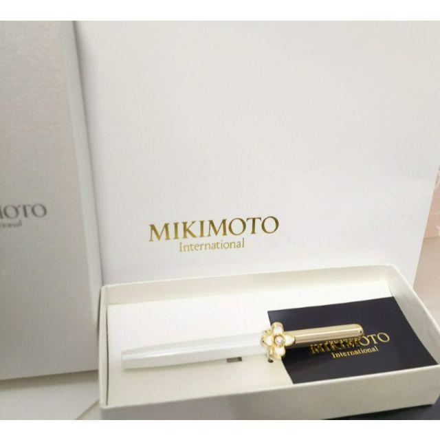 MIKIMOTO(ミキモト)の☆プレゼントに☆ MIKIMOTO ミキモト クローバーモチーフリップブラシ コスメ/美容のベースメイク/化粧品(リップライナー)の商品写真