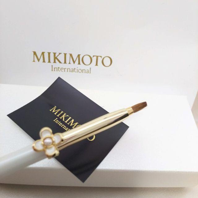 MIKIMOTO(ミキモト)の☆プレゼントに☆ MIKIMOTO ミキモト クローバーモチーフリップブラシ コスメ/美容のベースメイク/化粧品(リップライナー)の商品写真