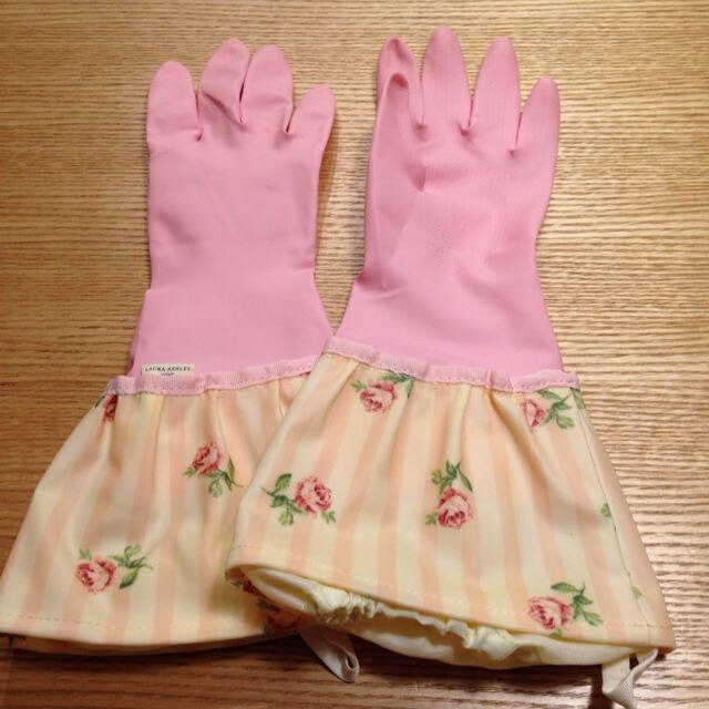 LAURA ASHLEY(ローラアシュレイ)のローラアシュレイゴム手袋♡ レディースのファッション小物(手袋)の商品写真