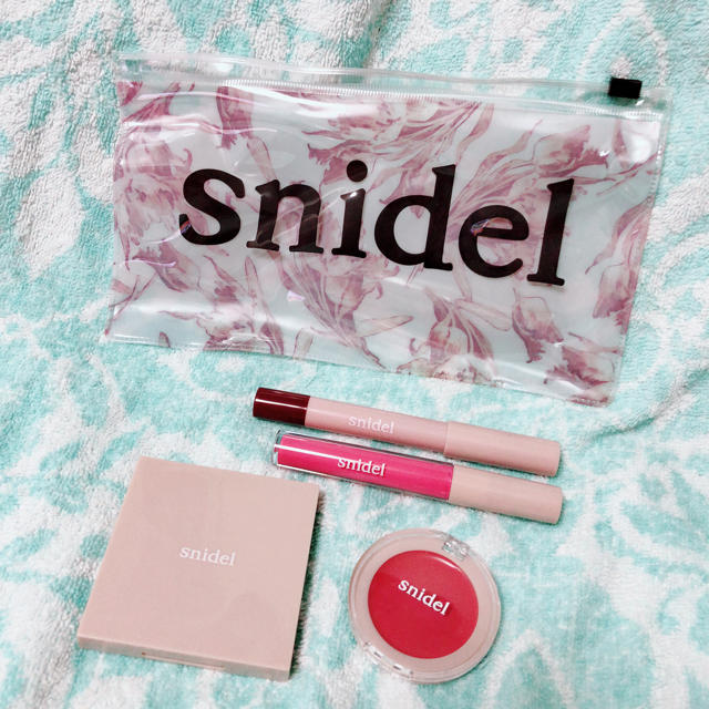 SNIDEL(スナイデル)のSnidel sweet付録 化粧品セット♡ コスメ/美容のベースメイク/化粧品(アイシャドウ)の商品写真