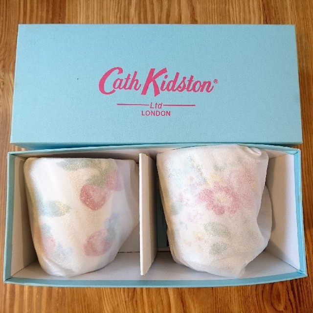 Cath Kidston(キャスキッドソン)の[Cath Kidston] ペアマグカップ インテリア/住まい/日用品のキッチン/食器(グラス/カップ)の商品写真