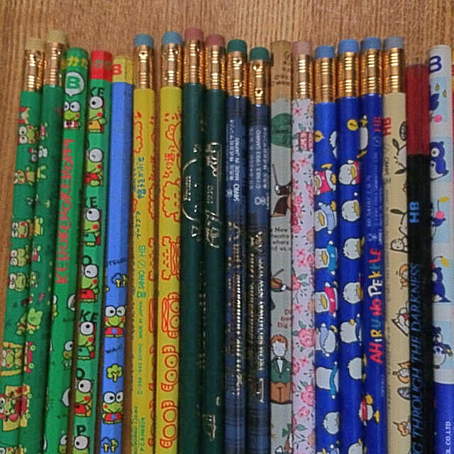 サンリオ(サンリオ)のロッサナ様専用 サンリオ 鉛筆 Sanrio ハンギョドン、ぽこぽん計4本 エンタメ/ホビーのアート用品(鉛筆)の商品写真