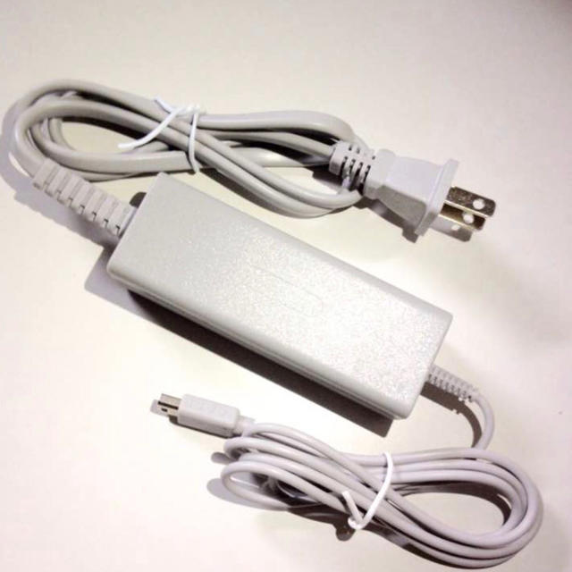 Wii U(ウィーユー)の新品未使用 Wii U Game Pad 充電器 ACアダプター エンタメ/ホビーのゲームソフト/ゲーム機本体(家庭用ゲーム機本体)の商品写真