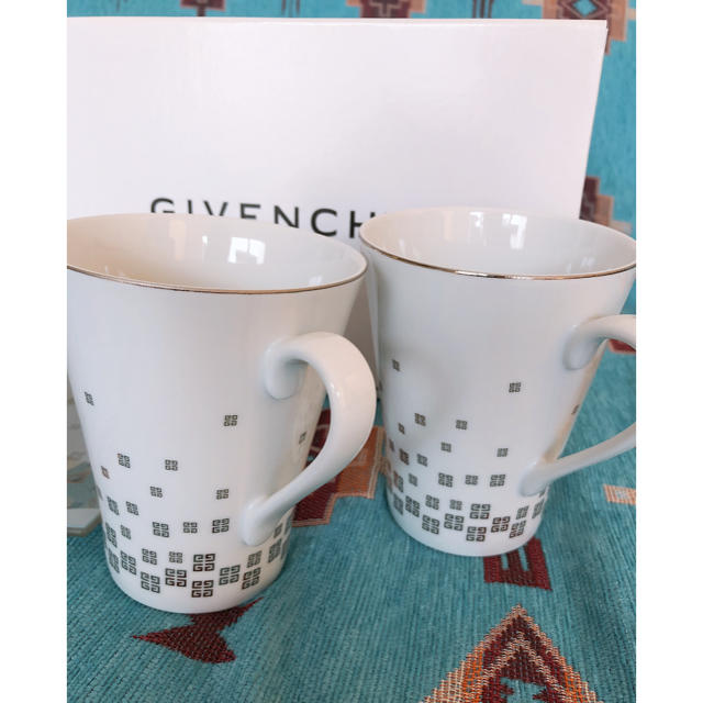 GIVENCHY(ジバンシィ)の新品 ジバンシー  GIVENCHY  ペアマグカップ インテリア/住まい/日用品のキッチン/食器(グラス/カップ)の商品写真