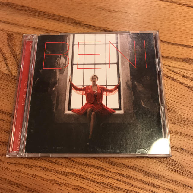 BENI アルバム red エンタメ/ホビーのCD(ポップス/ロック(邦楽))の商品写真