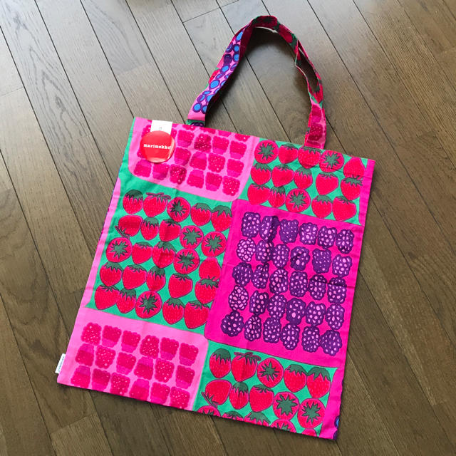 marimekko(マリメッコ)の専用です！新品 マリメッコ  ムンモラン マルヤット トートバッグ レディースのバッグ(トートバッグ)の商品写真