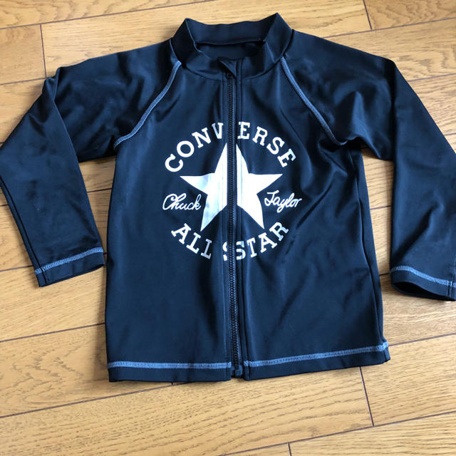 CONVERSE(コンバース)のラッシュガード 120 コンバース キッズ/ベビー/マタニティのキッズ服男の子用(90cm~)(水着)の商品写真