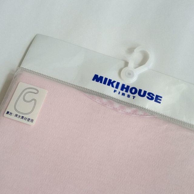 mikihouse(ミキハウス)の新品♡ミキハウス　女の子用スタイ キッズ/ベビー/マタニティの授乳/お食事用品(お食事エプロン)の商品写真