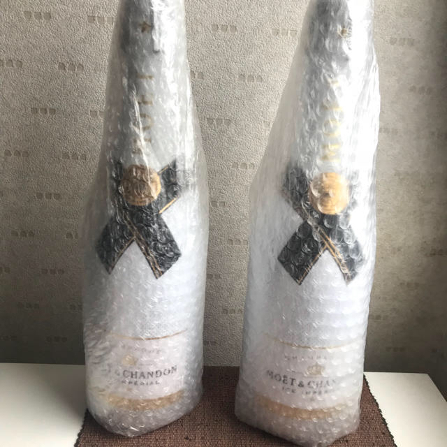 MOËT & CHANDON(モエエシャンドン)のモエシャンドン アイスインペリアル 2本セット 食品/飲料/酒の酒(シャンパン/スパークリングワイン)の商品写真