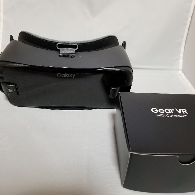 SAMSUNG(サムスン)のGalaxy Gear VR with Controller SM-R325 スマホ/家電/カメラのテレビ/映像機器(その他)の商品写真