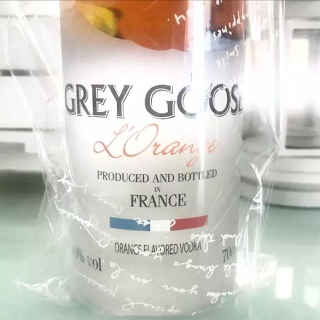 GREY GOOSE　L' ORANGE  700ml 食品/飲料/酒の酒(リキュール/果実酒)の商品写真