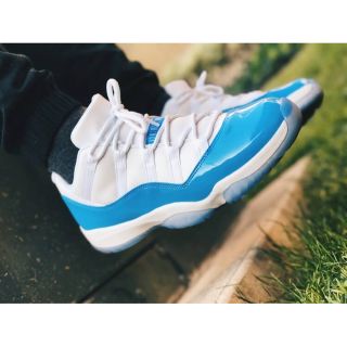 ナイキ(NIKE)の【定価以下】AIR JORDAN 11 LOW ユニバーシティーブルー(スニーカー)