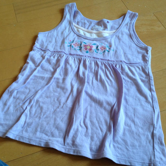 UNIQLO(ユニクロ)のユニクロ UNIQLO キャミソール120 キッズ/ベビー/マタニティのキッズ服女の子用(90cm~)(Tシャツ/カットソー)の商品写真