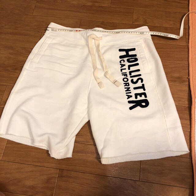 Hollister(ホリスター)のハーフパンツ メンズのパンツ(ショートパンツ)の商品写真