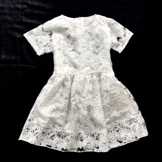 新品☆韓国子供服 総花柄レースワンピース 110㎝サイズ(ワンピース)