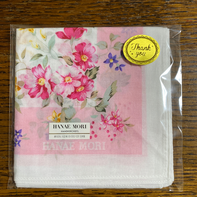 HANAE MORI(ハナエモリ)のワイワイモカ様専用  HANE MORI ハンカチ・紳士靴下2足セット レディースのファッション小物(ハンカチ)の商品写真