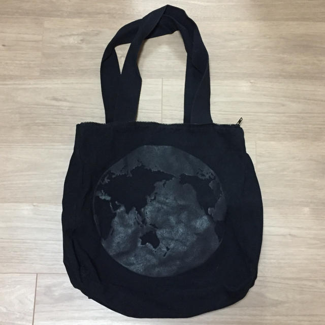 i(アイ)のアイ 宇宙柄バッグ イクミ レア レディースのバッグ(トートバッグ)の商品写真