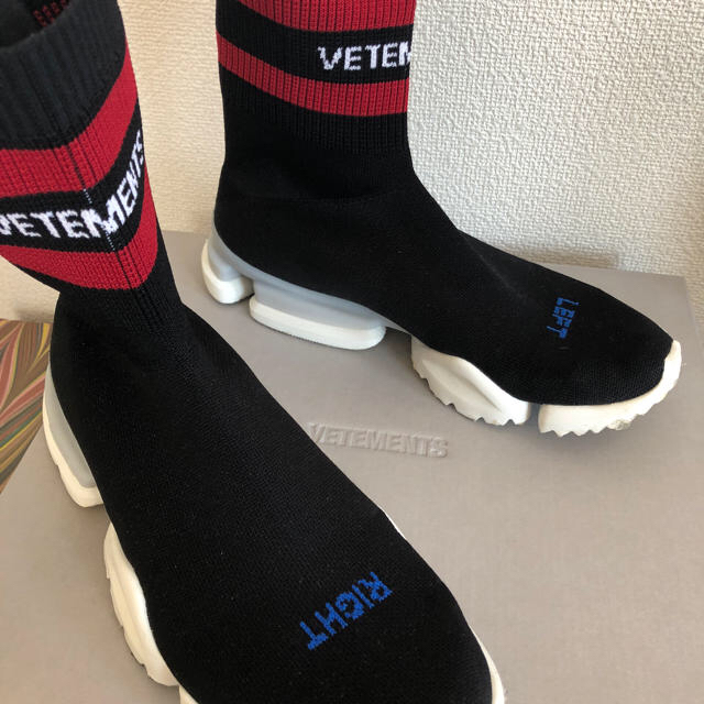 最終値下げ  VETEMENTS ソックランナー18ss