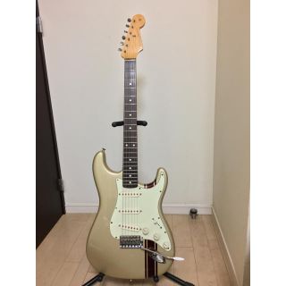 フェンダー(Fender)のJohn Mayer Stratocaster Shoreline Gold(エレキギター)