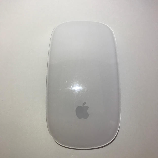 Apple(アップル)の【美品】Apple Magic Mouse (MB829J/A) スマホ/家電/カメラのPC/タブレット(PC周辺機器)の商品写真