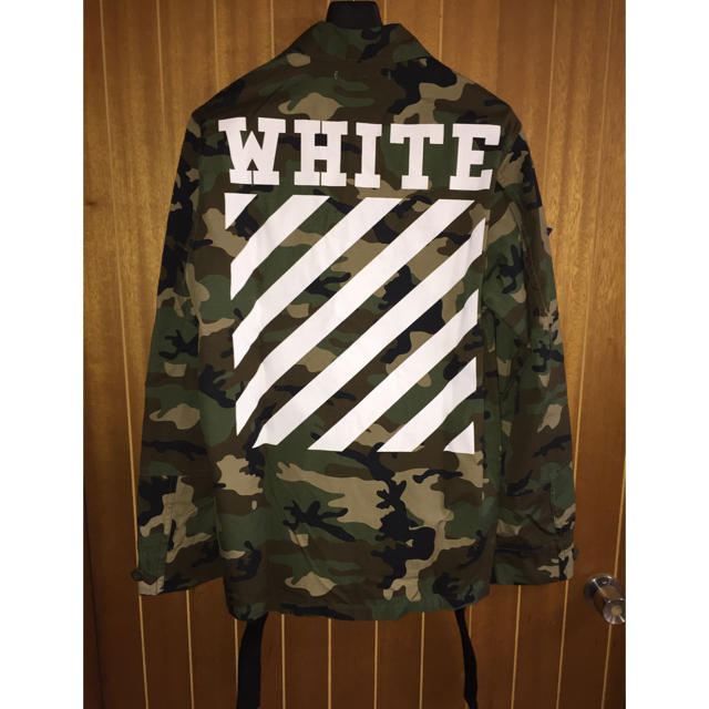 OFF-WHITE(オフホワイト)の正規品 OFFWHITE オフホワイト M65 迷彩 ミリタリージャケット XS メンズのジャケット/アウター(ミリタリージャケット)の商品写真