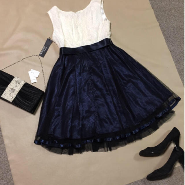 タグ付新品】ビジュー付パーティードレス オフホワイト&ネイビー M