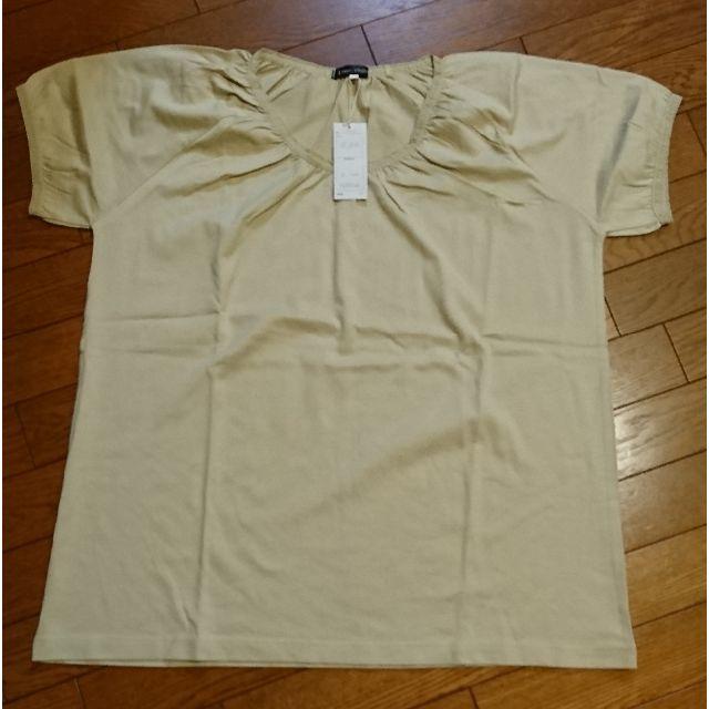 新品タグ付き　大きいサイズ　ベージュ　カットソー レディースのトップス(Tシャツ(半袖/袖なし))の商品写真