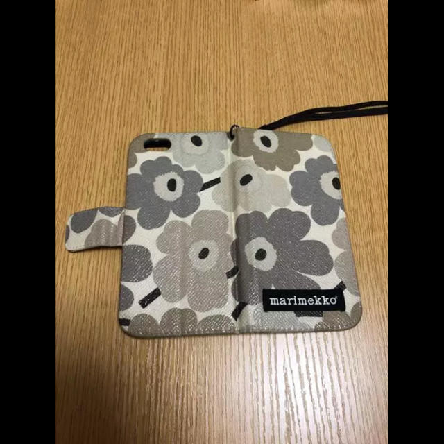 marimekko(マリメッコ)のmarimekko iPhoneケース スマホ/家電/カメラのスマホアクセサリー(iPhoneケース)の商品写真