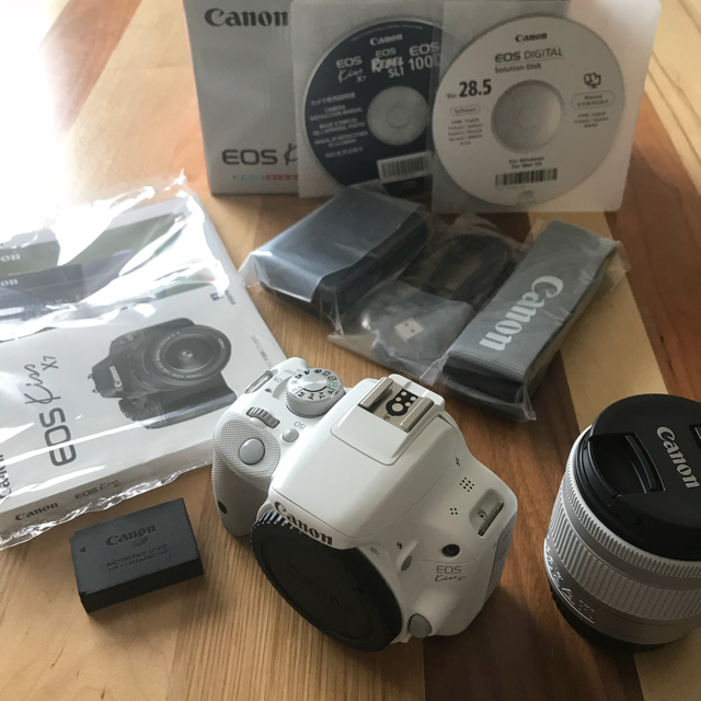 カメラ36000円の最新の新品レンズ！Canon EOS kiss x7 ホワイト！