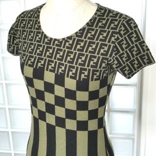 FENDI(Tシャツ(半袖/袖なし) ・ グリーン・カーキ/緑色系)の FENDI(Tシャツ(半袖/袖なし) ・ グリーン・カーキ/緑色系)の