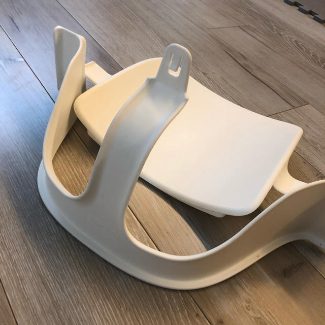 Stokke(ストッケ)の★美品★ストッケ トリップトラップ ホワイト キッズ/ベビー/マタニティの授乳/お食事用品(その他)の商品写真