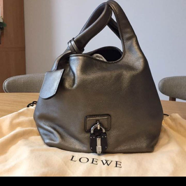 正規逆輸入品】 LOEWE - ロエベ カリエ ブロンズ スモールサイズ 正規逆輸入品】 LOEWE - ロエベ カリエ ブロンズ スモールサイズ