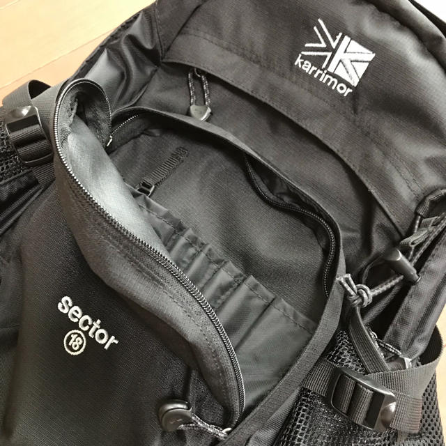 karrimor(カリマー)のカリマー sector 18L karrimor バックパック ブラック メンズのバッグ(バッグパック/リュック)の商品写真