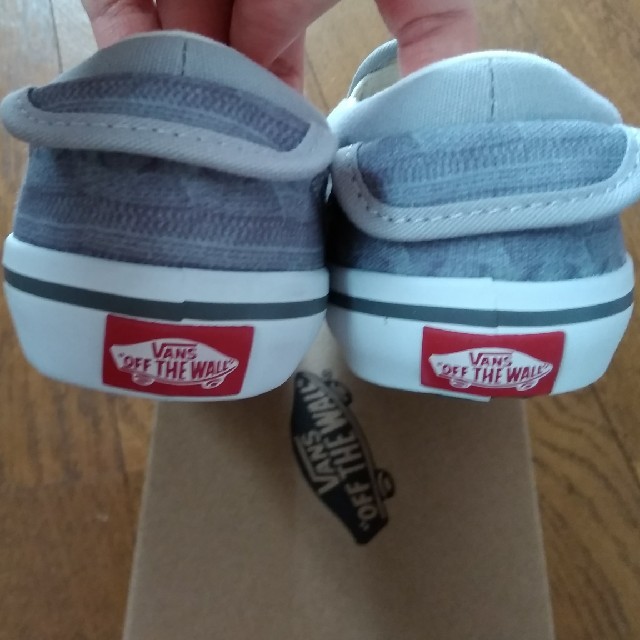 VANS(ヴァンズ)のVANS スリッポン キッズ/ベビー/マタニティのキッズ靴/シューズ(15cm~)(スリッポン)の商品写真