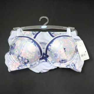 トリンプ(Triumph)の【トリンプ53676】AMO`S STYLEラジャーB75＆ショーツMセット (ブラ&ショーツセット)