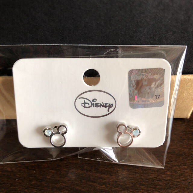 Disney(ディズニー)のミッキーモチーフピアス(ラッピング用品有料であります。) レディースのアクセサリー(ピアス)の商品写真