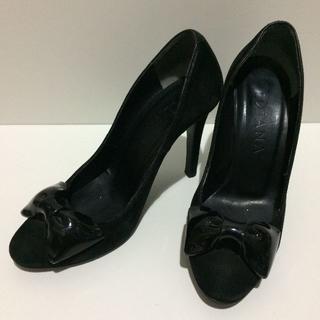 ダイアナ(DIANA)のDIANAダイアナスウェードレザーパンプスリボン22ブラック靴ピンヒール9cm(ハイヒール/パンプス)