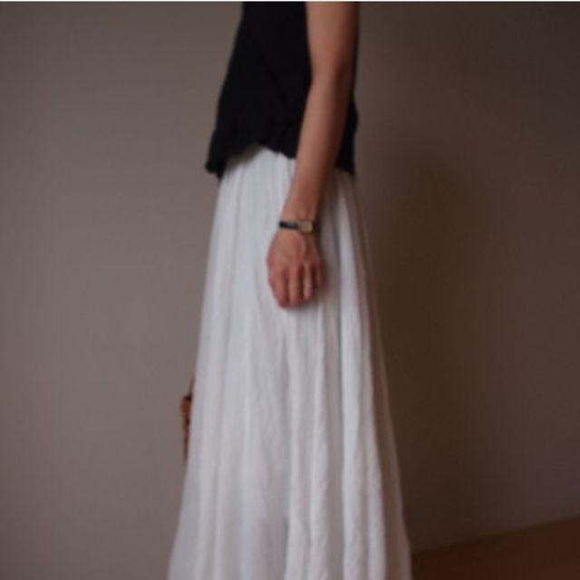 Hug O War(ハグオーワー)の送料込美品！大人ガーリー☆綿麻混ギャザースカート白 レディースのスカート(ロングスカート)の商品写真