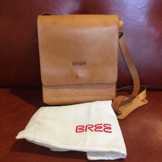 ブリー(BREE)のBREE ヌメ革ショルダーバッグ(ショルダーバッグ)