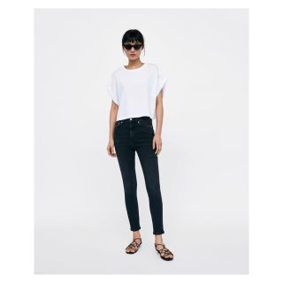 ザラ(ZARA)のクロップド丈 Tシャツ(Tシャツ(半袖/袖なし))