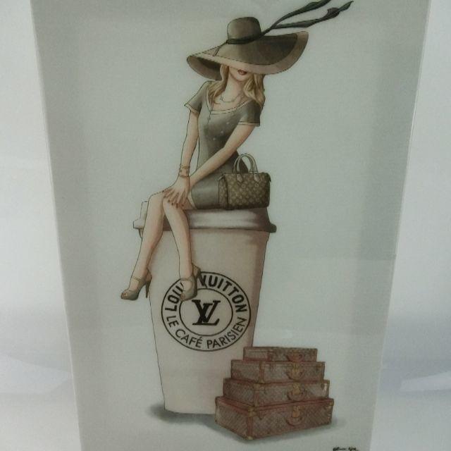 OliverGalO122 CaféAuLaitParisRESINルイヴィトン